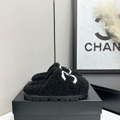 Cream Shearling Mule With A Chunky Black Lug Sole