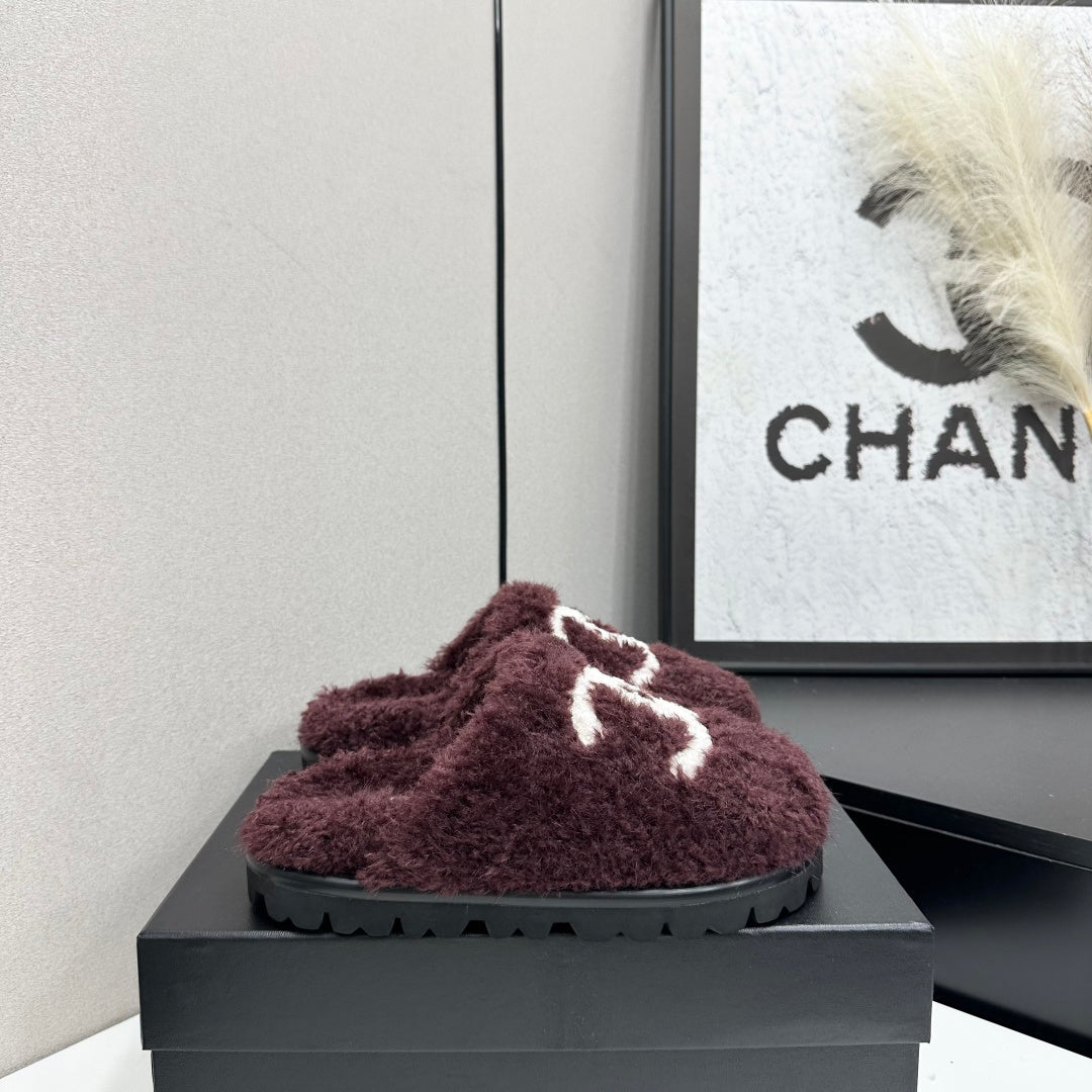 Cream Shearling Mule With A Chunky Black Lug Sole
