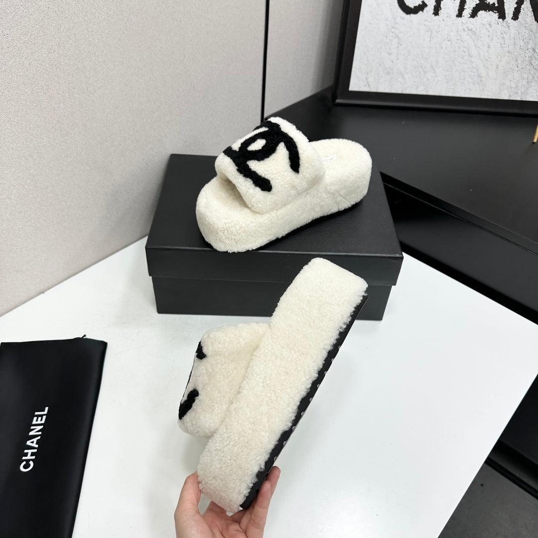 Fluffy Platform Slides With Interlocking CC Logo Detail