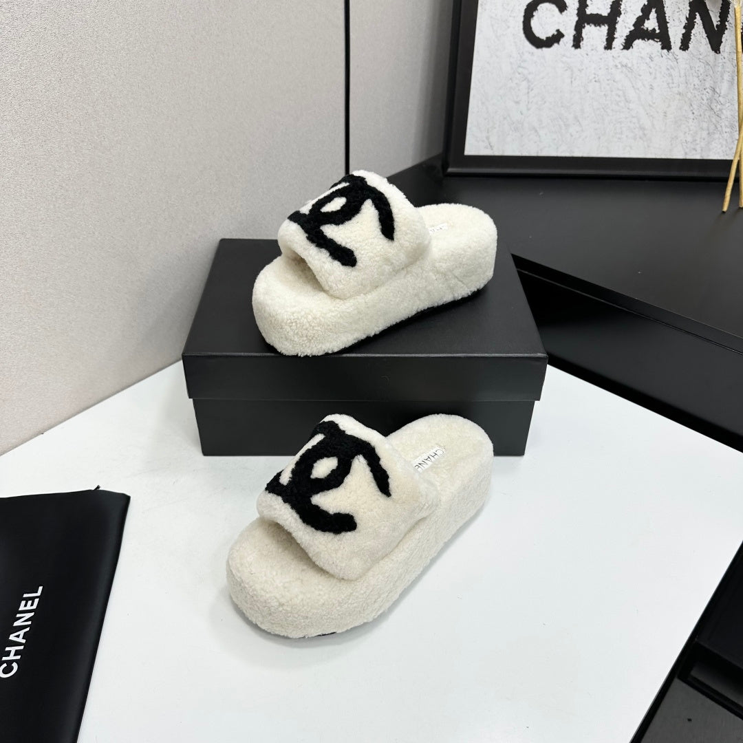 Fluffy Platform Slides With Interlocking CC Logo Detail