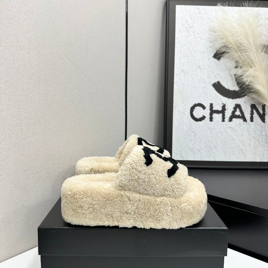 Fluffy Platform Slides With Interlocking CC Logo Detail