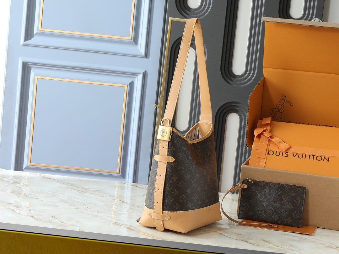 Low Key Hobo PM Handbag