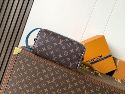 Locker Dopp Kit In Blue