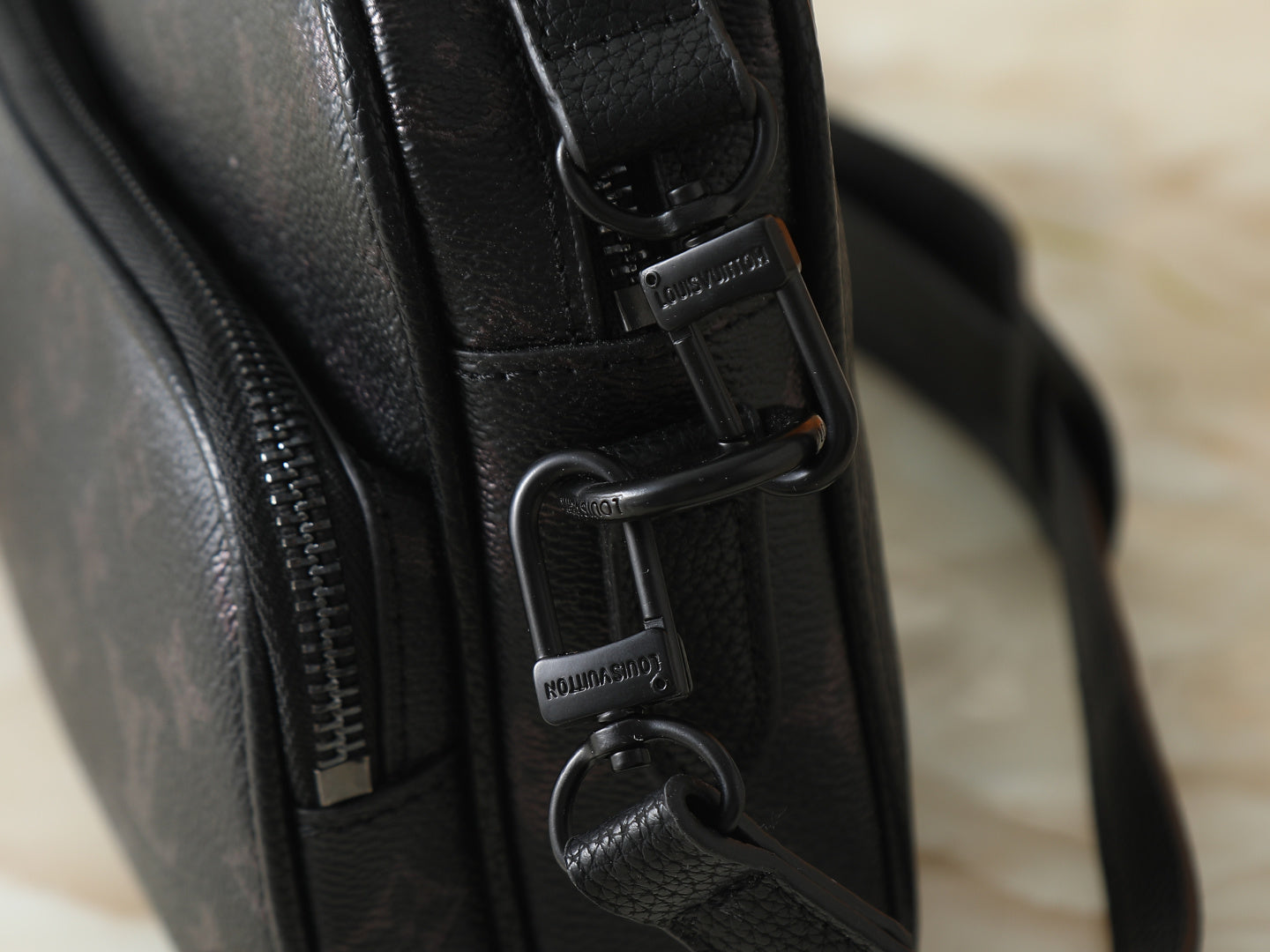 Nil Cross Body Bag