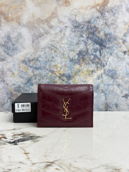 Compact Wallet With Iconic Chevron Quilted Overstiching