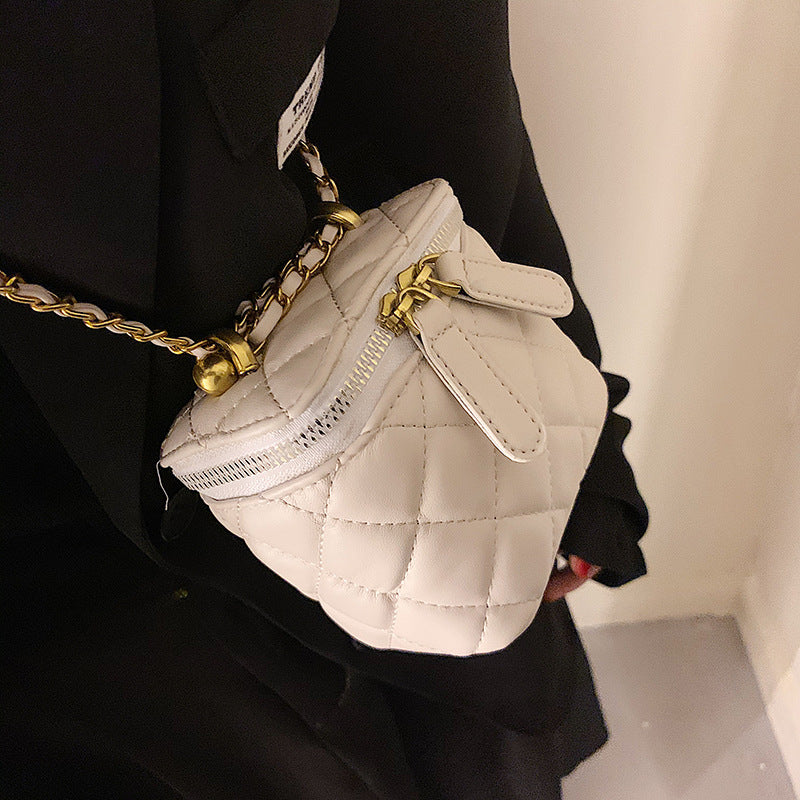 Lingge Chain Bucket Bag