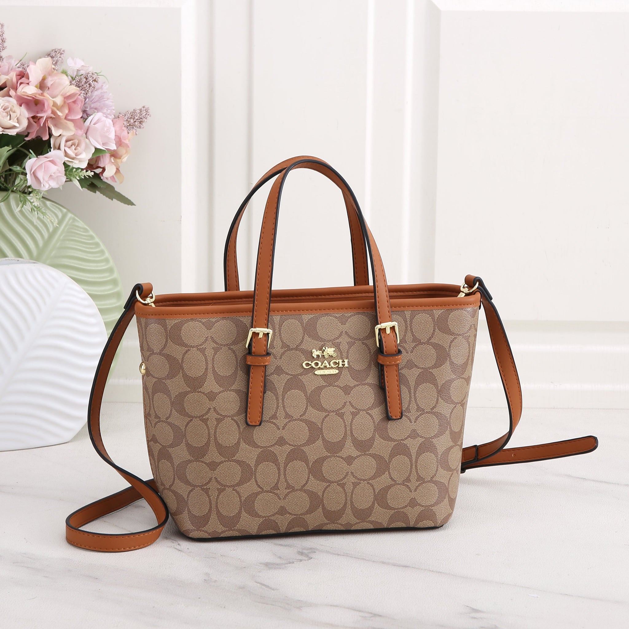 City Tote Bag In Signature Canvas