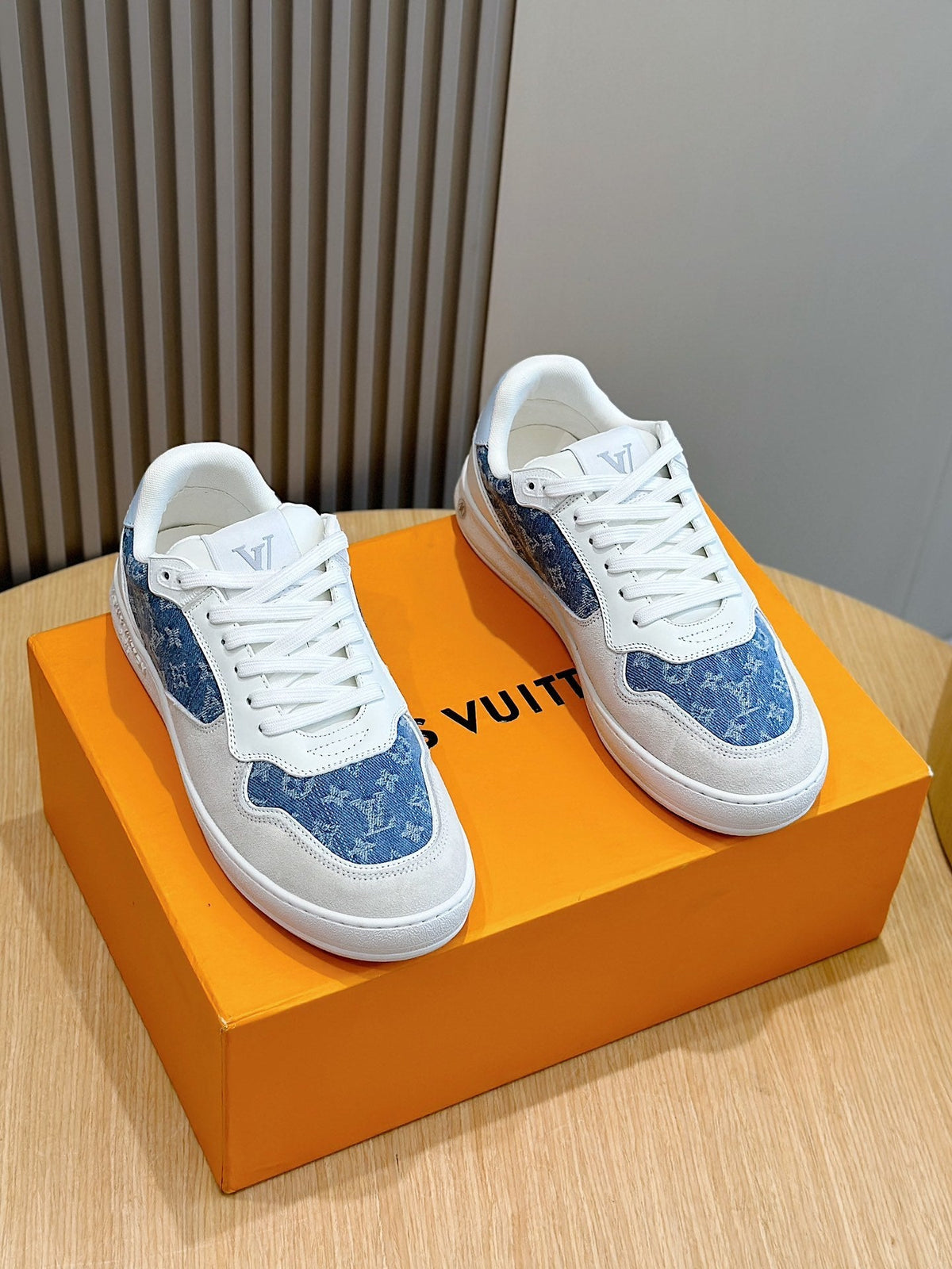 LV Stadium Low Sneaker In Light Blue Denim And White
