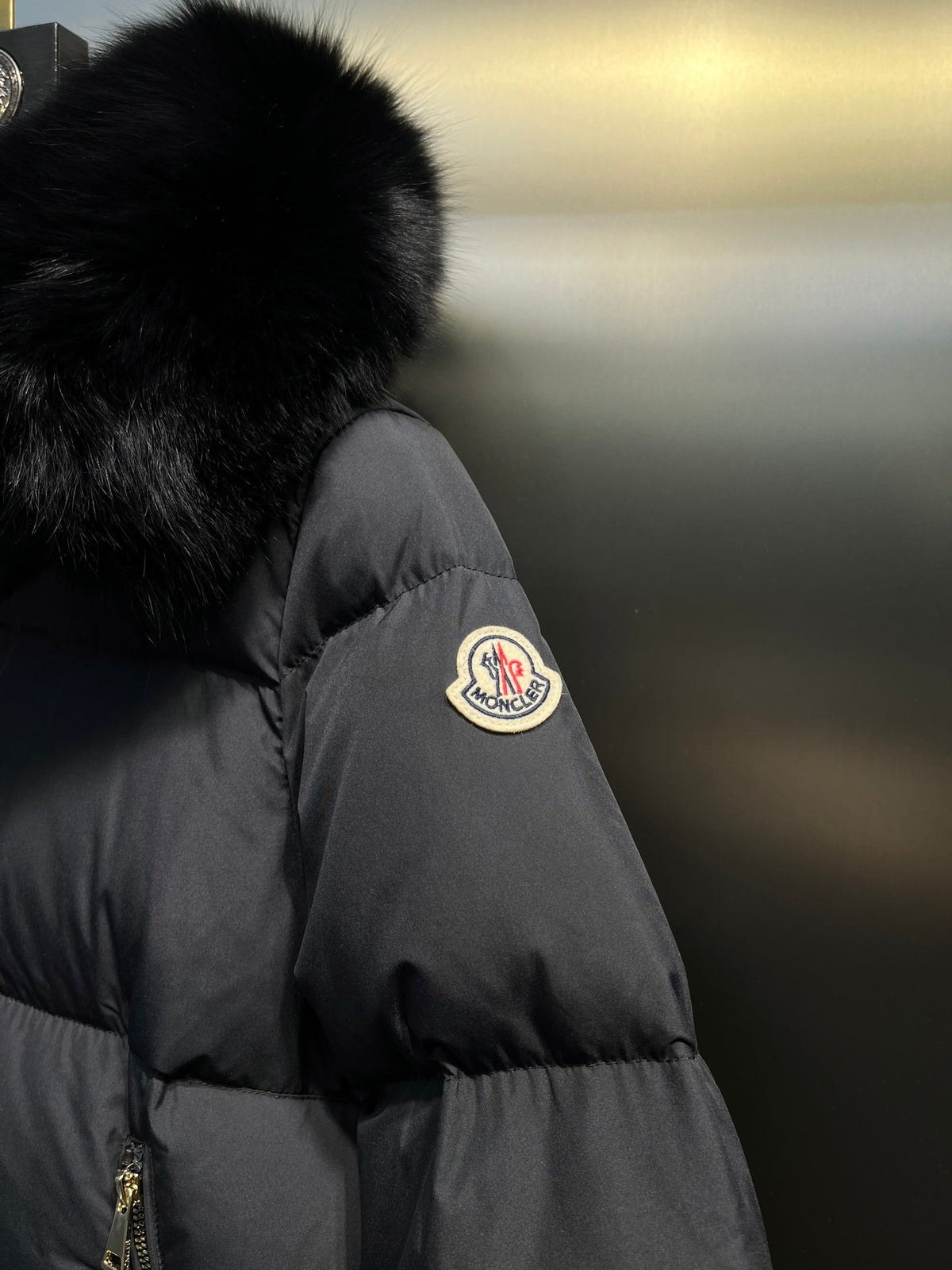 Shearling-Trimmed Short Down Jacket In Black