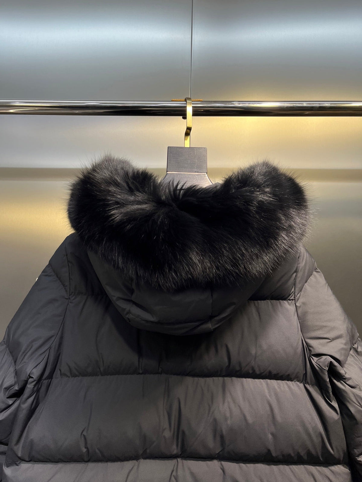 Shearling-Trimmed Short Down Jacket In Black