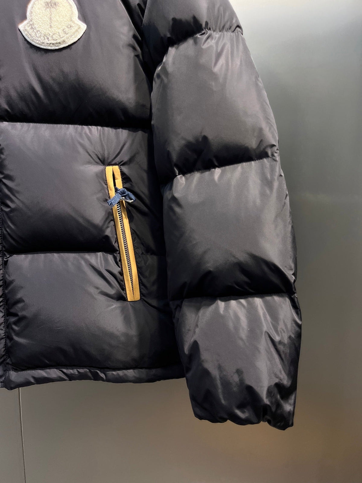 Rodmar Short Down Jacket In Black Colorway