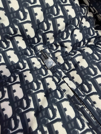 Reversible Oblique Puffer Jacket In Blue And Ecrou