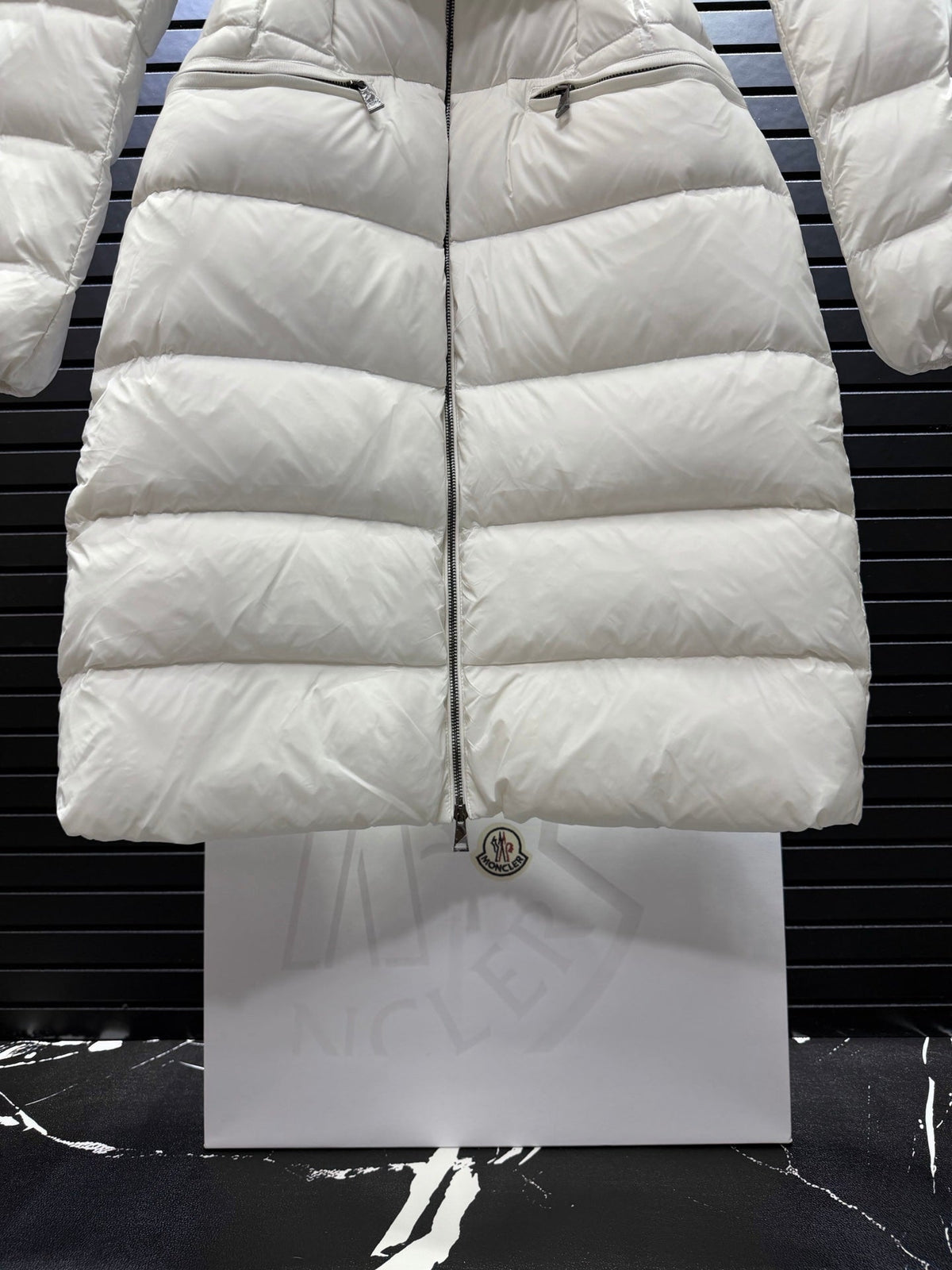 Long White Quilted Down Coat Featuring A Belted Waist And a Fur-Trimmed Hood