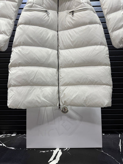Long White Quilted Down Coat Featuring A Belted Waist And a Fur-Trimmed Hood