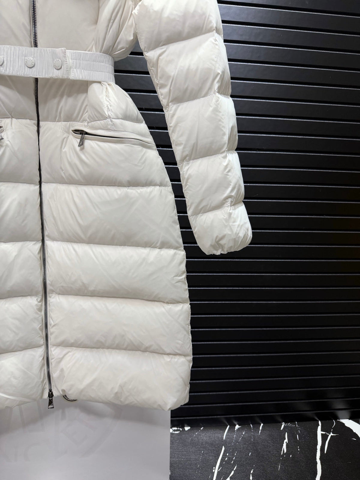 Long White Quilted Down Coat Featuring A Belted Waist And a Fur-Trimmed Hood