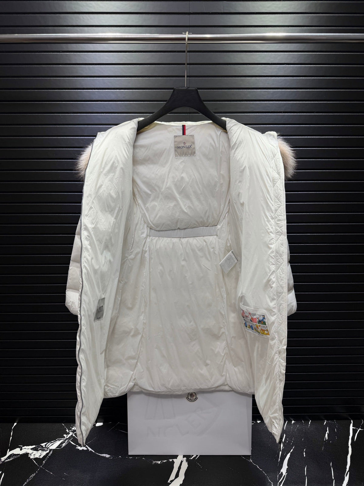Long White Quilted Down Coat Featuring A Belted Waist And a Fur-Trimmed Hood
