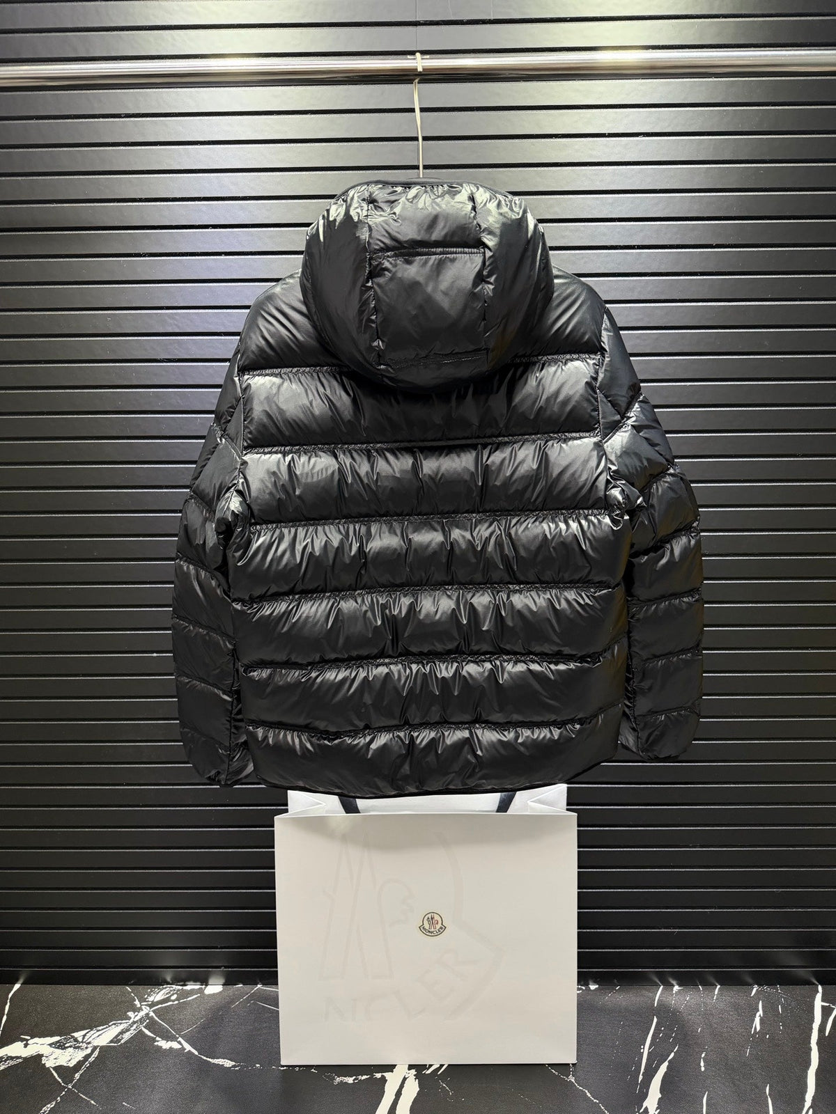 Guardiana Hooded Down Jacket In Black