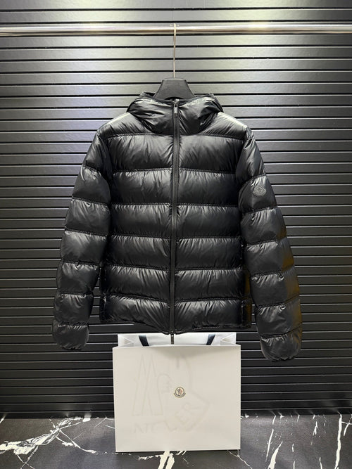 Guardiana Hooded Down Jacket In Black