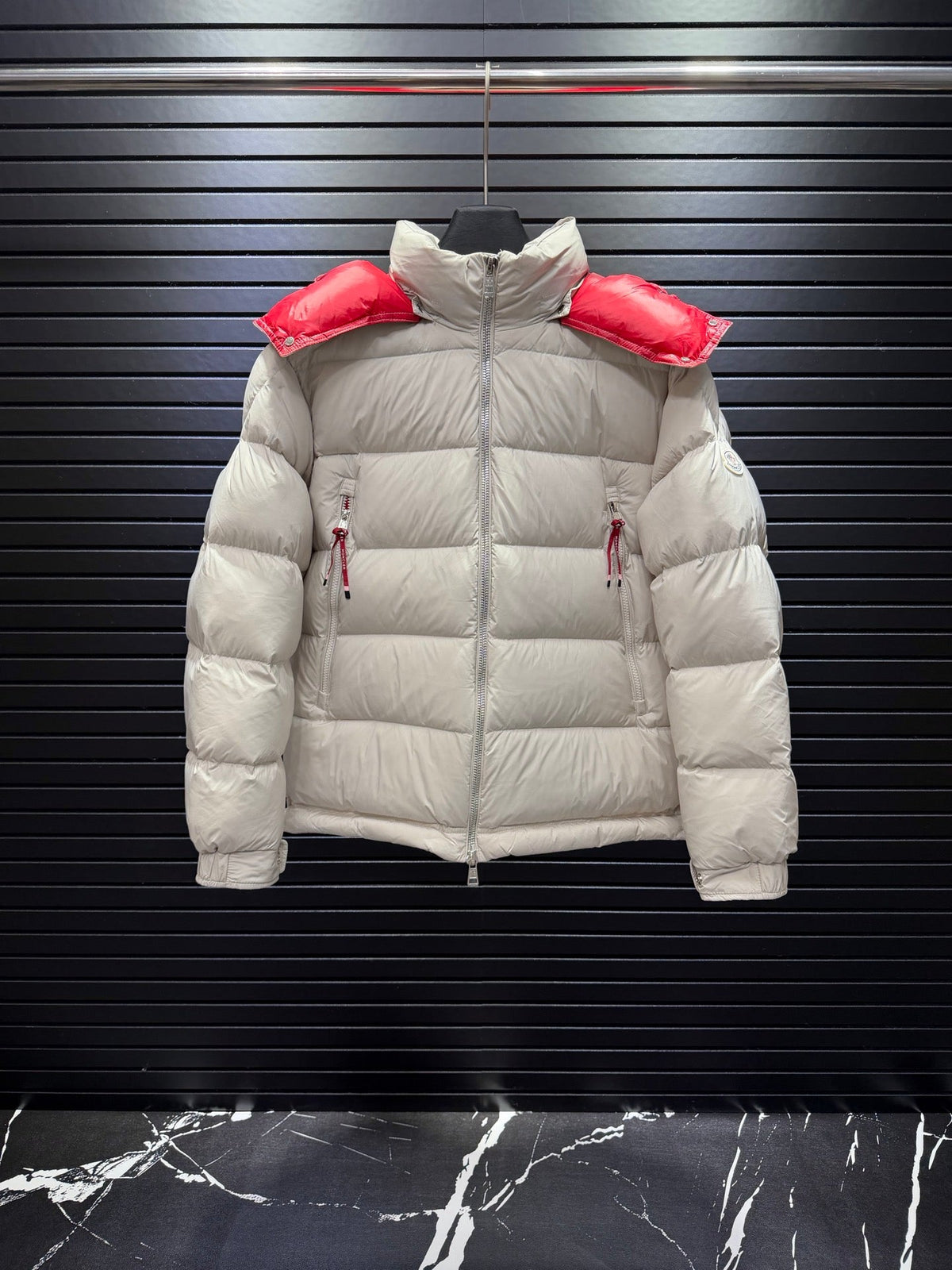 Poirier Puffer Jacket In White And Red