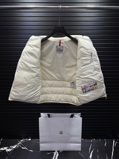 Contrin Quilted Shell Gilet In A Beige Colorway