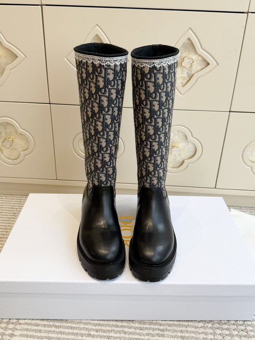 Dentelle Boot In Black Calfskin