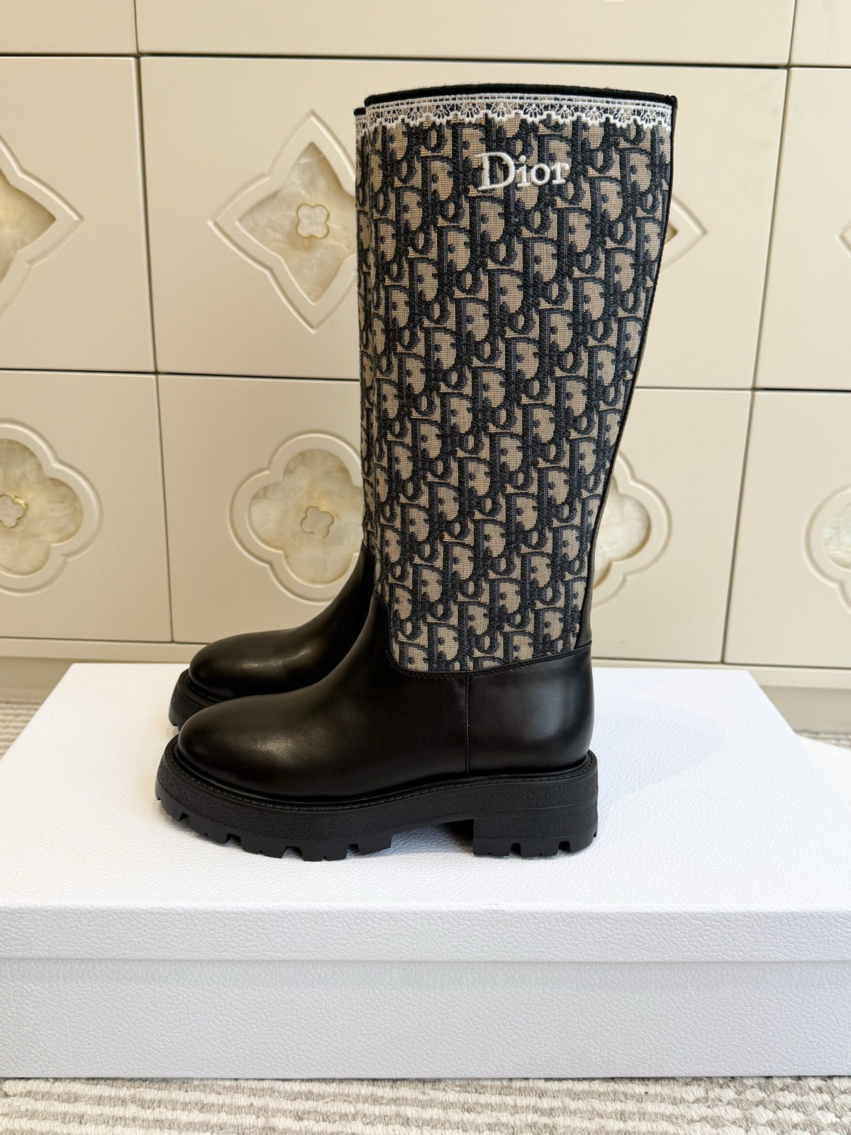 Dentelle Boot In Black Calfskin