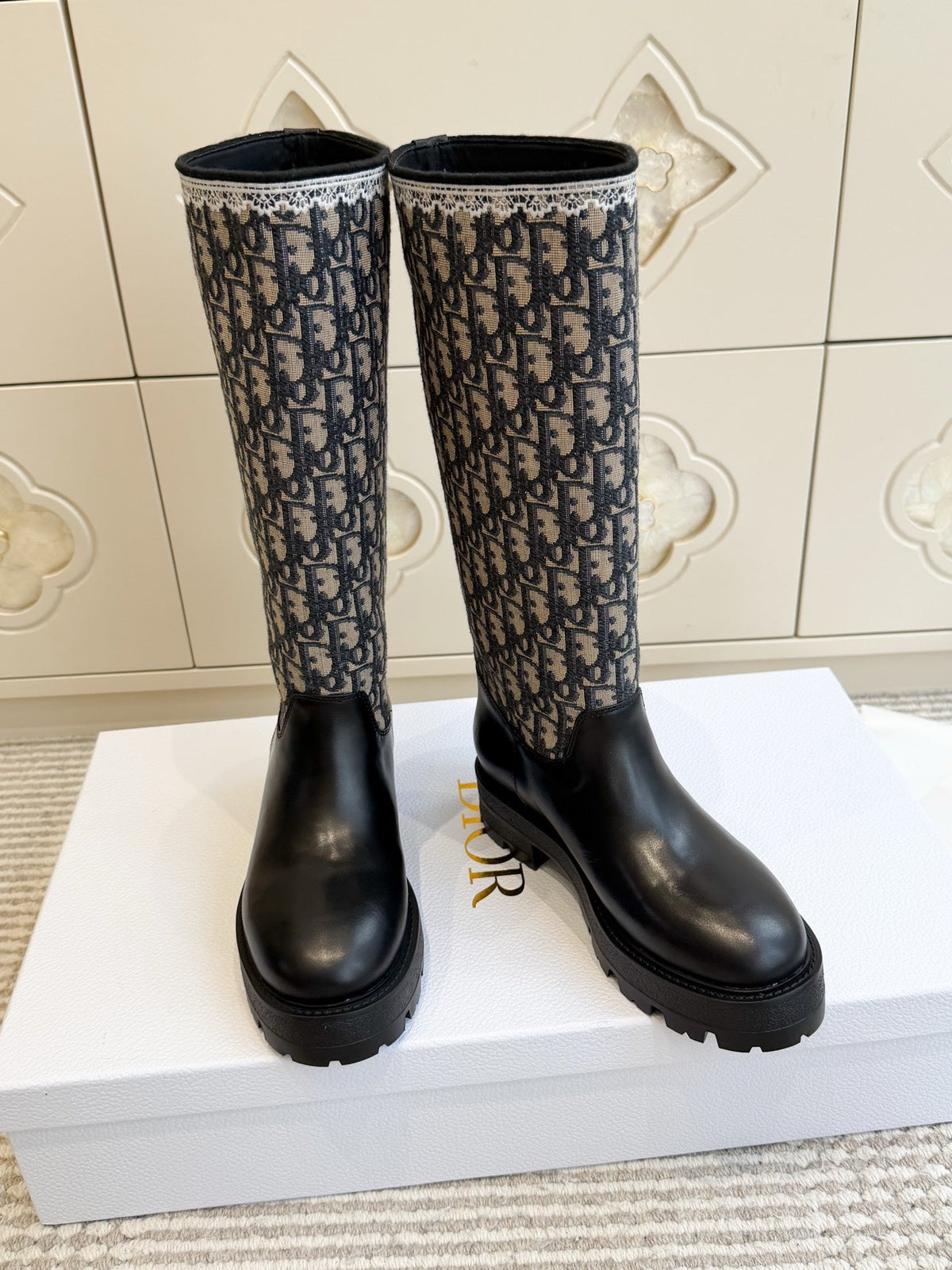 Dentelle Boot In Black Calfskin