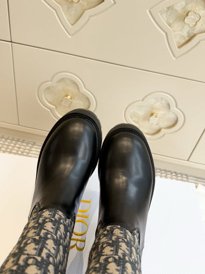 Dentelle Boot In Black Calfskin